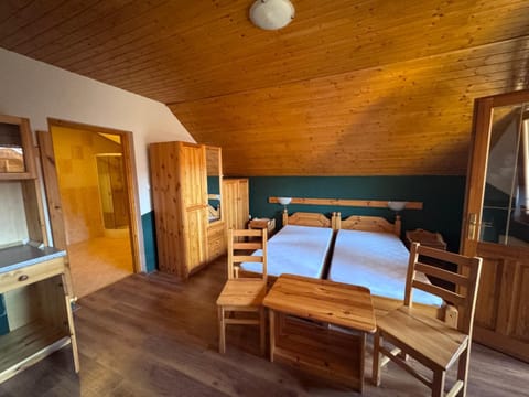 Bed, Photo of the whole room, Seating area, Dining area, Bedroom, wardrobe