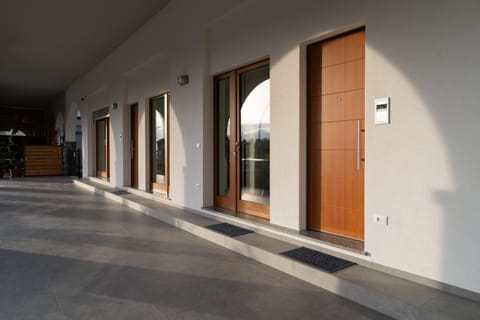 Property building, View (from property/room), Balcony/Terrace