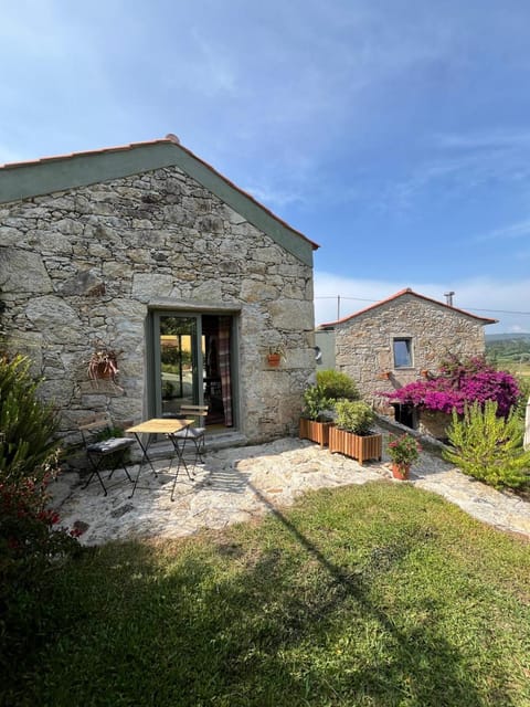 Property building, Garden, Balcony/Terrace