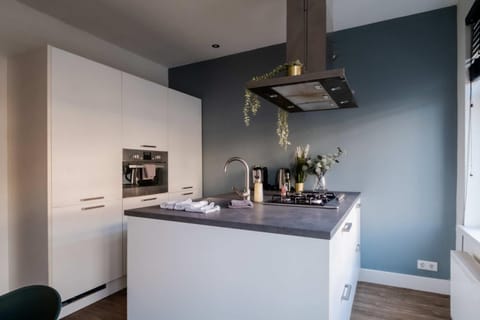 Modern 2BR Apartment near Rotterdam Central Station Apartment in Rotterdam