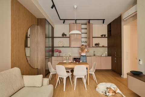 Kitchen or kitchenette, Living room, Seating area, Dining area