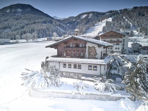 Property building, Skiing