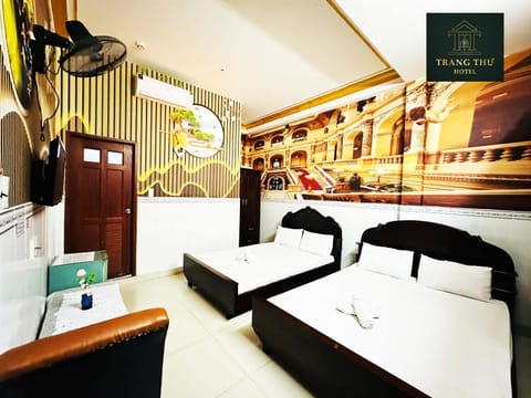 Bed, Photo of the whole room, Seating area