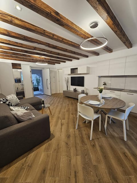 Teuta Apartment in Nago–Torbole