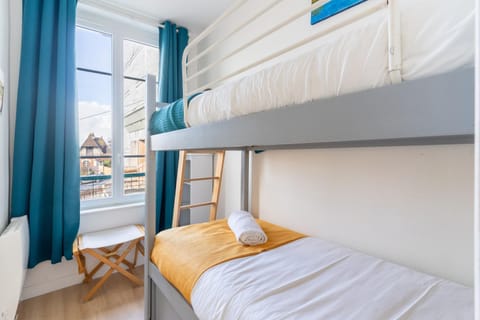 Night, Bedroom, bunk bed