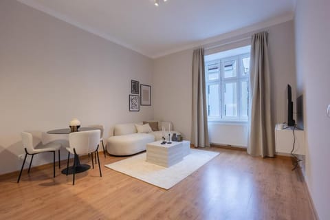 Living room, Photo of the whole room, Seating area