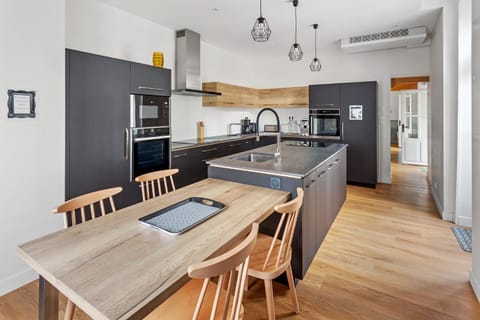 Kitchen or kitchenette, Dining area, dishwasher, oven, stove