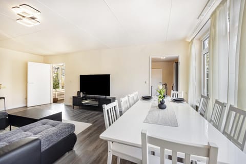 Haus am See House in Hamburg