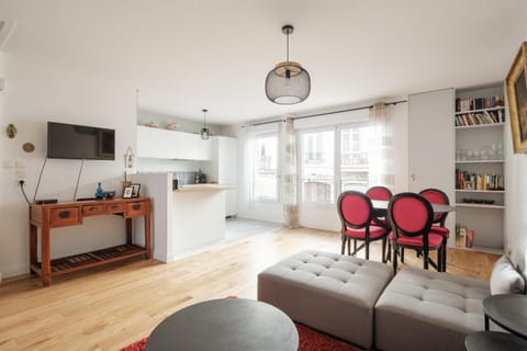 Property building, Living room, Seating area, Dining area