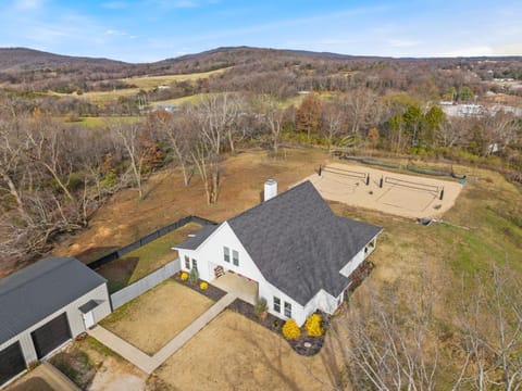 Spiker's Den-Sand Volleyball Courts-Hot Tub House in Fayetteville