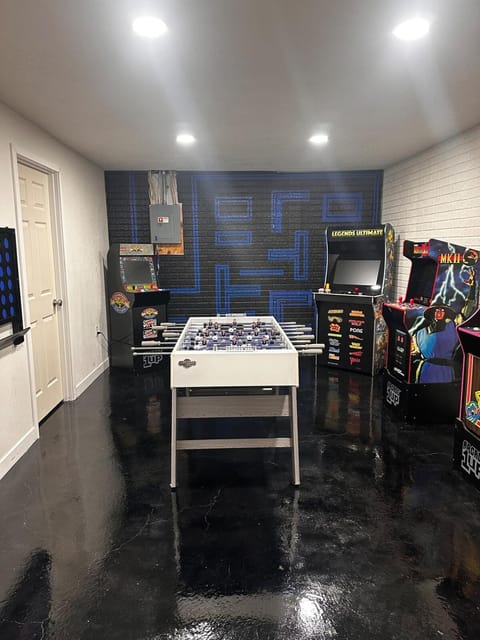 Ankenys Best Hot tub Theatre Room Game Room House in Ankeny