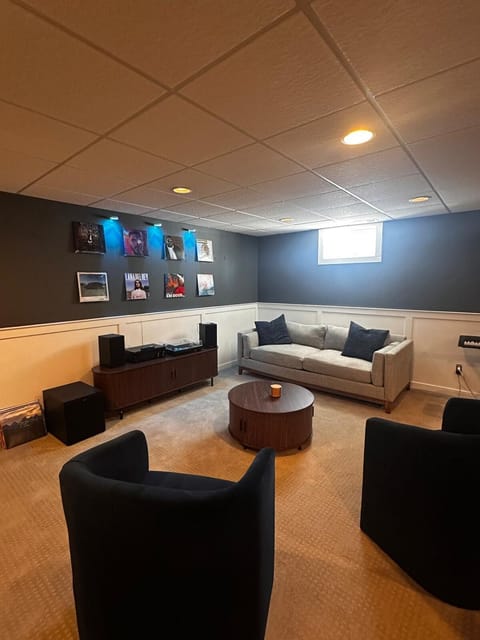 Ankenys Best Hot tub Theatre Room Game Room House in Ankeny