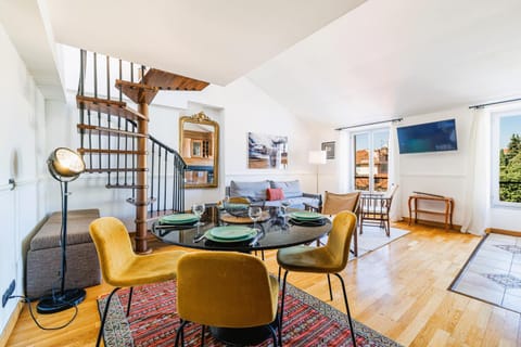 TV and multimedia, Living room, Decorative detail, Dining area, internet