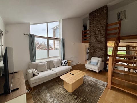 Communal lounge/ TV room, Living room