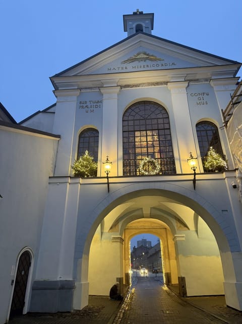 Neighbourhood, Quiet street view