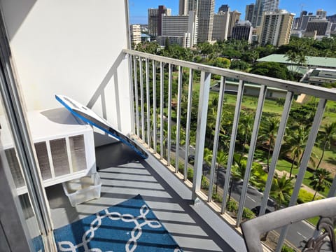 Inn on the Park #1111 Apartment in McCully-Moiliili