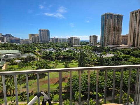 Inn on the Park #1111 Apartment in McCully-Moiliili