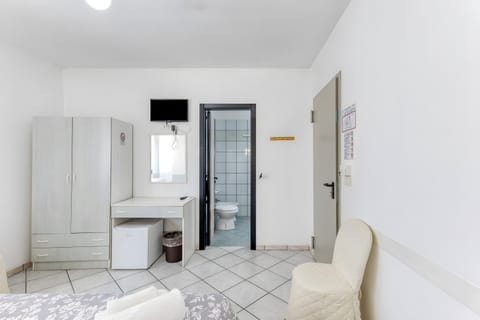 Bathroom, Living room