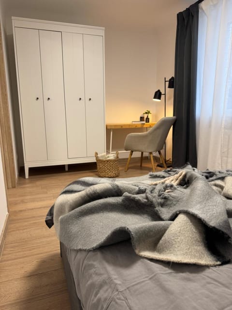 Bed, Bedroom, wardrobe
