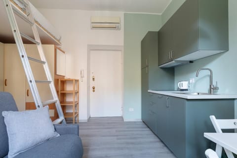 Kitchen or kitchenette, heating, air conditioner