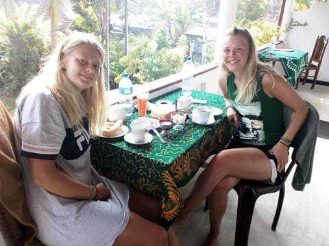 Breakfast, group of guests