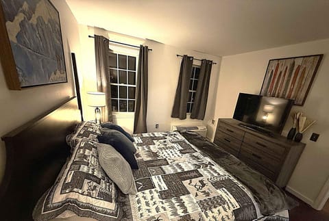 Mountain Getaway Suite Ski OnOff Jiminy Peak - Fully Redone Decor Apartment in Jiminy Peak Mountain