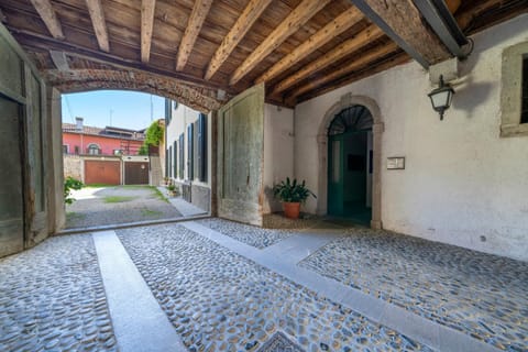 Facade/entrance, Day