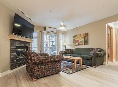 TV and multimedia, Living room, fireplace