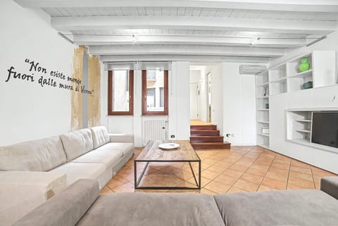 Day, Living room, air conditioner