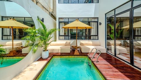 Patio, Day, View (from property/room), Balcony/Terrace, Seating area, Pool view, Swimming pool, sunbed