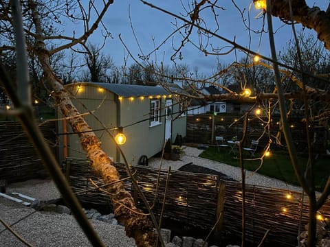 Shepherds Hut Galway Country House in Galway