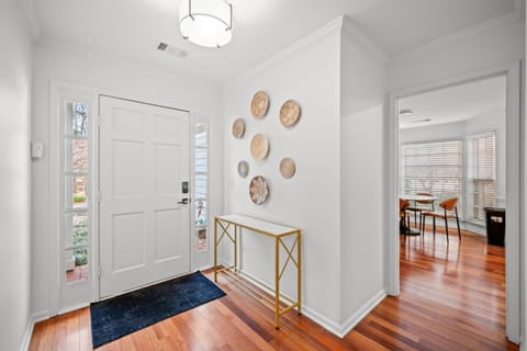 Near Marietta Sq • Grill • Patio • Workspace House in Marietta