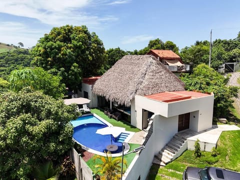 Property building, Garden, Swimming pool