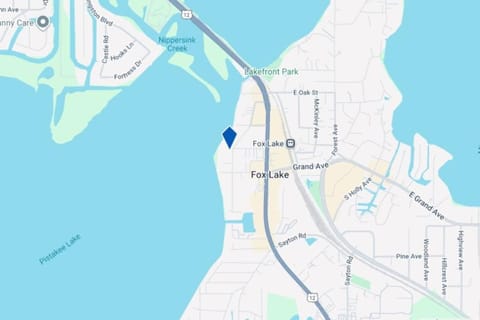 The Grand View on Pistakee Lake Pool Pier Stunning Panoramic Lake Views House in Fox Lake