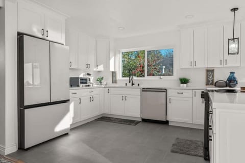 Bayview Bliss House in Oakland