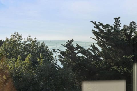 Bayview Bliss House in Oakland