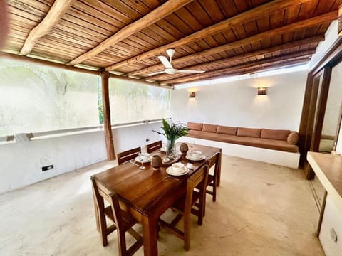 Balcony/Terrace, Living room, Seating area, Dining area