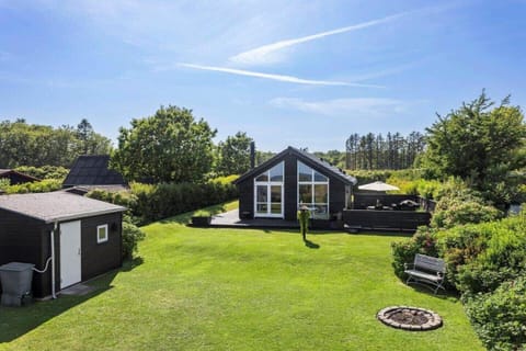 HA397-Frederikshavn-Laerkevangsvej-9 House in Frederikshavn