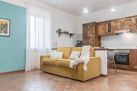 Kitchen or kitchenette, Living room, Seating area, Dining area, minibar, pet friendly, stove