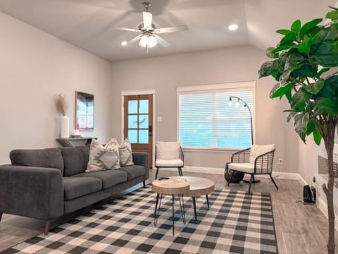 Stunning 3BD 2B - Weatherford - Same Day Bookings House in Weatherford