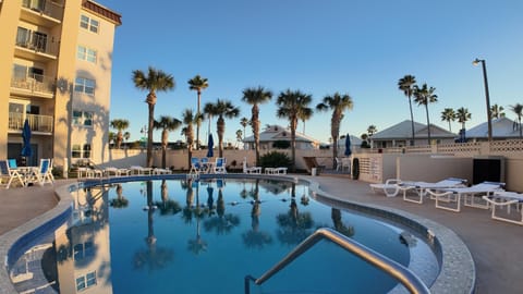 Property building, Pool view, Swimming pool, sunbed