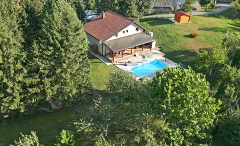 Facade/entrance, Swimming pool