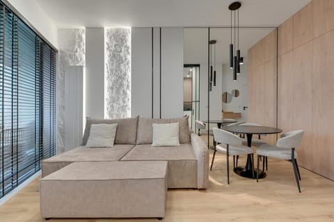 Bed, Living room, Photo of the whole room, Seating area, Dining area, wardrobe