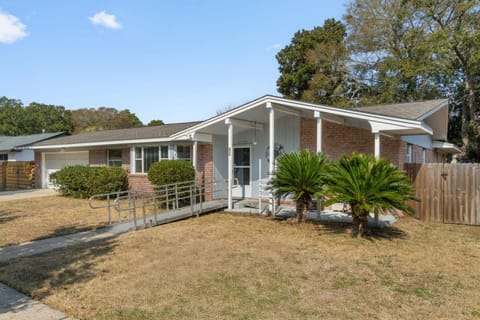 Near Beach • Private Pool • Fenced Yard • Stepfree House in Fort Walton Beach