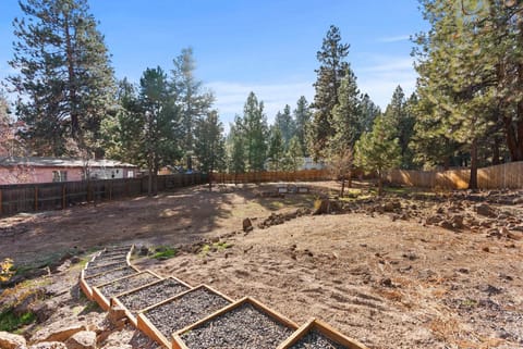 Just Around the Bend For 8 House in Deschutes River Woods