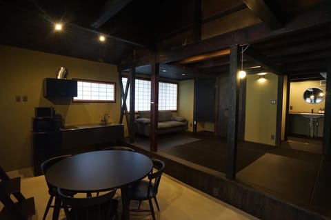 Communal lounge/ TV room, TV and multimedia, Living room, Dining area