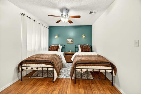 Starwood Sanctuary House in Central Point