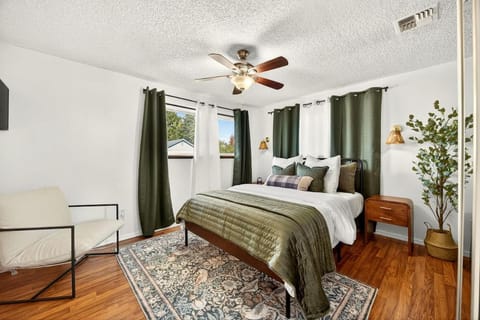 Starwood Sanctuary House in Central Point