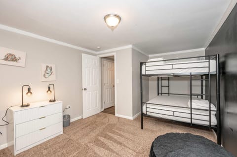 The Terrace Timber House For 8 House in Hamilton