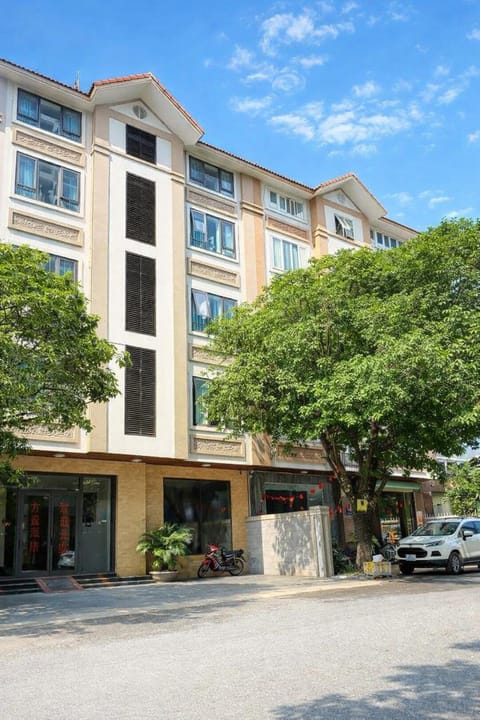 Property building, Day